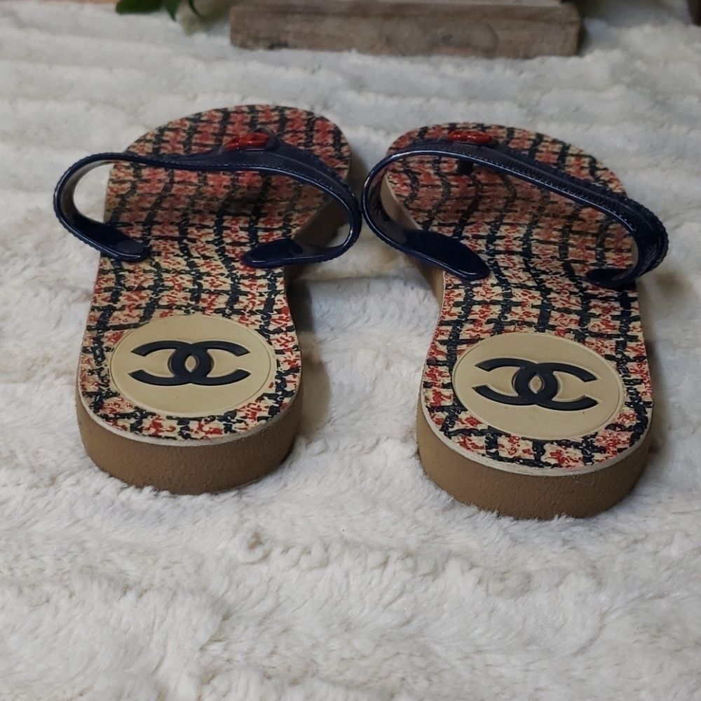 ♥️ SOLD ❤️ Chanel sandals 👡 - Picture 11 of 13